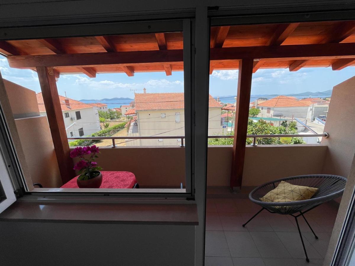 Apartments Iva Пакоштане Экстерьер фото