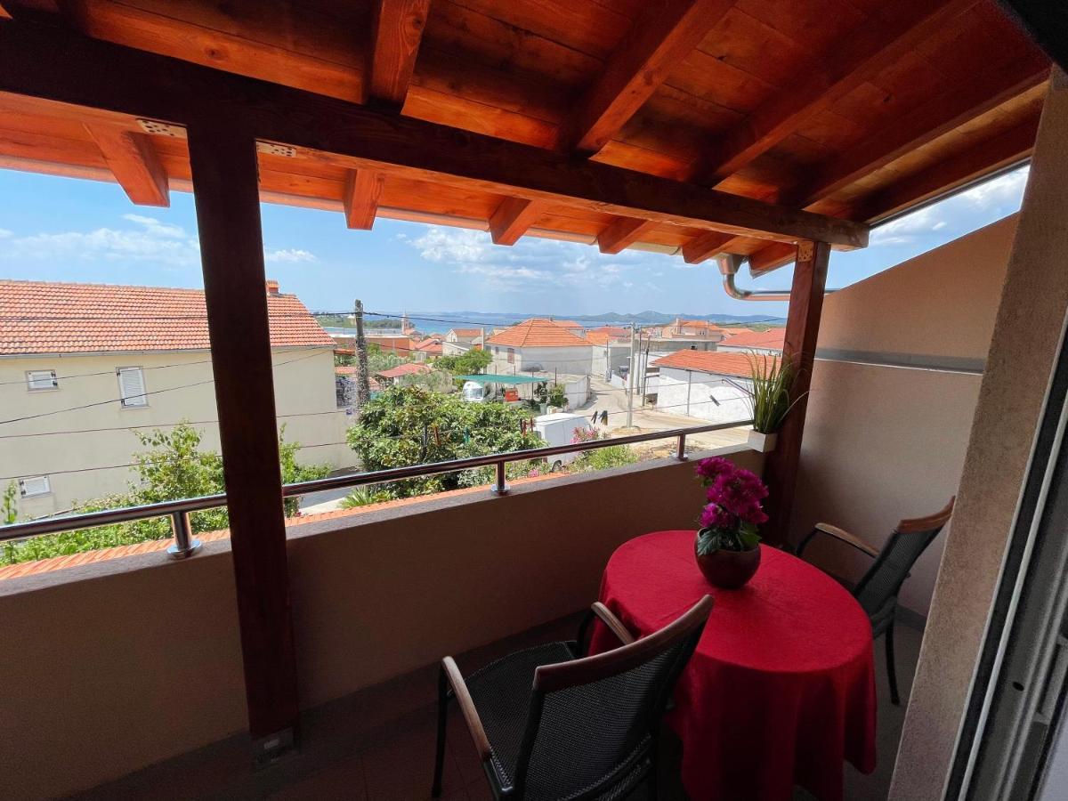 Apartments Iva Пакоштане Экстерьер фото