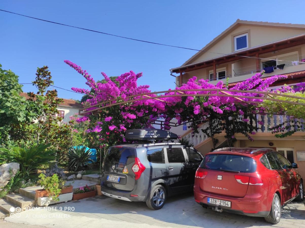 Apartments Iva Пакоштане Экстерьер фото
