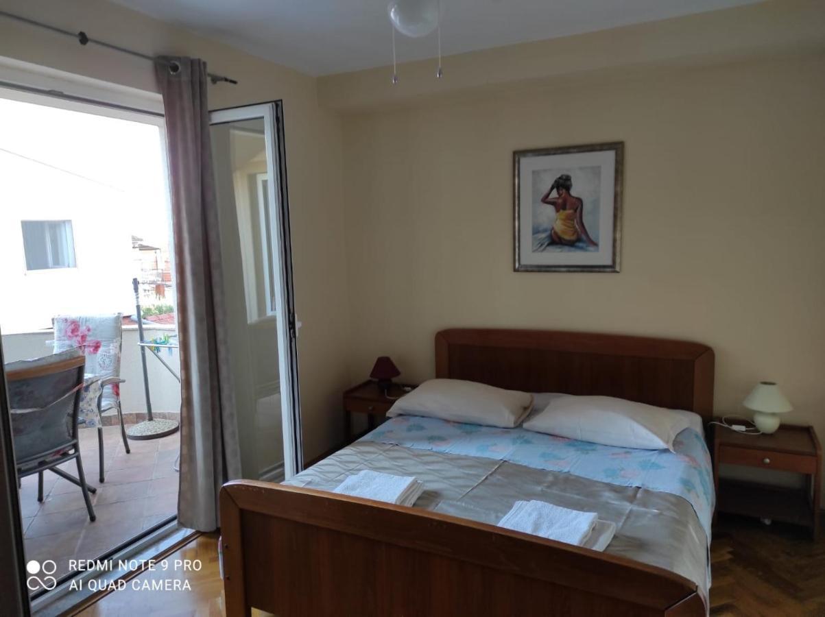 Apartments Iva Пакоштане Экстерьер фото