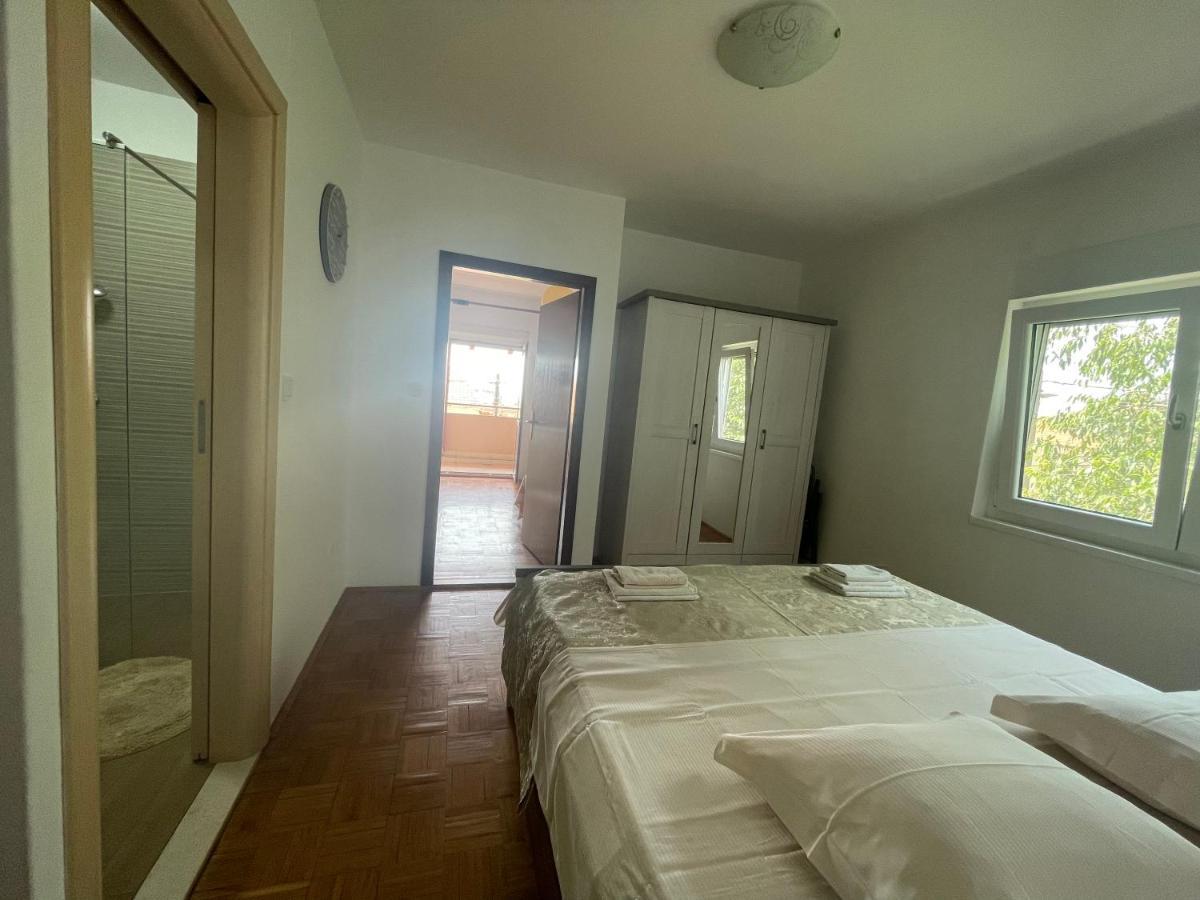 Apartments Iva Пакоштане Экстерьер фото