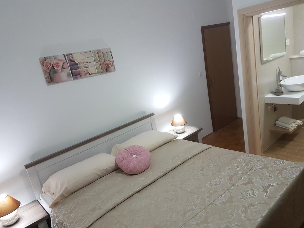 Apartments Iva Пакоштане Экстерьер фото