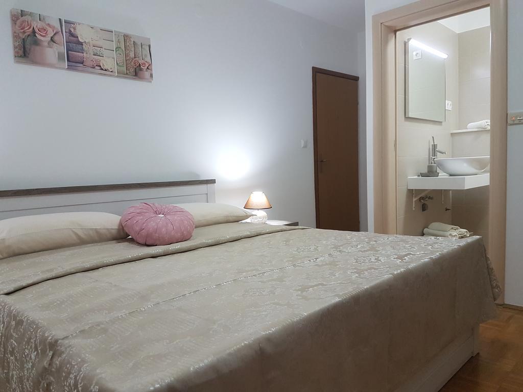Apartments Iva Пакоштане Экстерьер фото