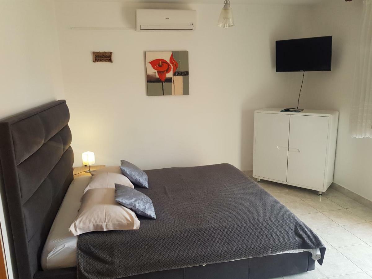 Apartments Iva Пакоштане Экстерьер фото